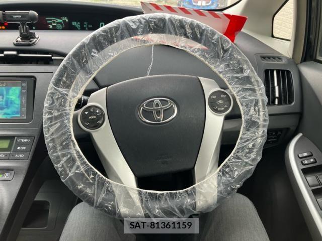 Toyota PRIUS 2011-06 8372074-10