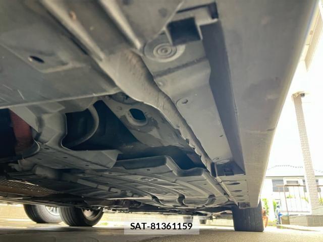 Toyota PRIUS 2011-06 8372074-18
