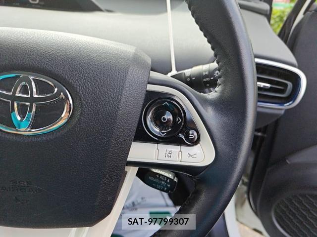 Toyota PRIUS 2016-01 8372061-17