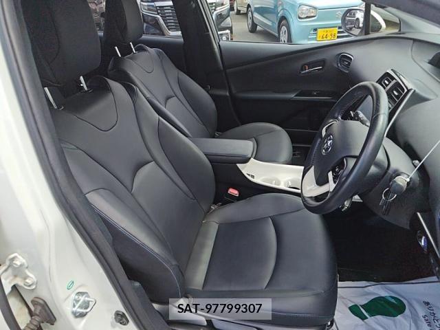 Toyota PRIUS 2016-01 8372061-20