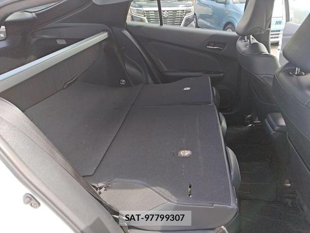 Toyota PRIUS 2016-01 8372061-22
