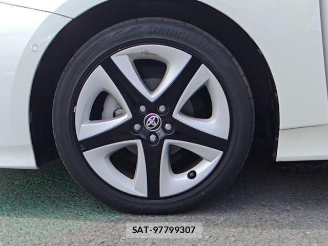 Toyota PRIUS 2016-01 8372061-25