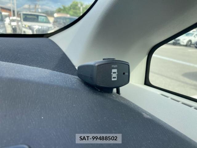 Toyota PRIUS 2009-10 8372073-10