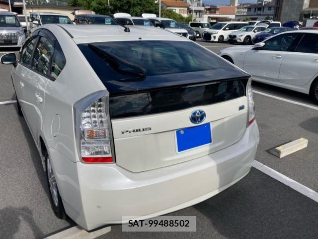 Toyota PRIUS 2009-10 8372073-3