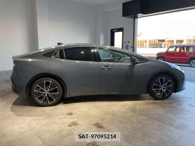 Toyota PRIUS 2024-03 8372058-16