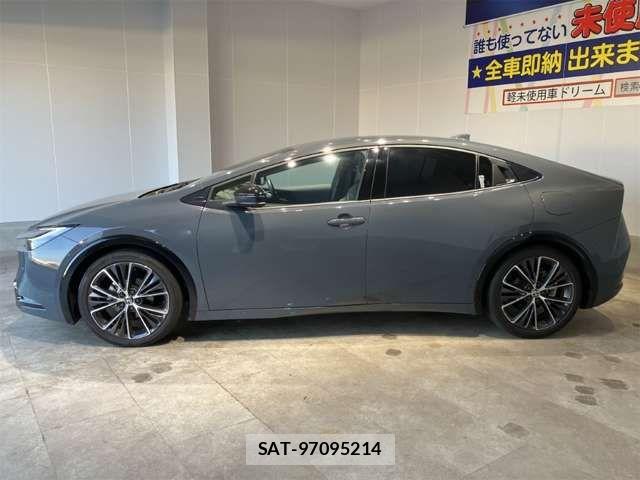 Toyota PRIUS 2024-03 8372058-17