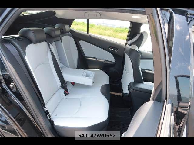 Toyota PRIUS 2015-12 8372062-15