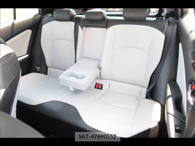 Toyota PRIUS 2015-12 8372062-17