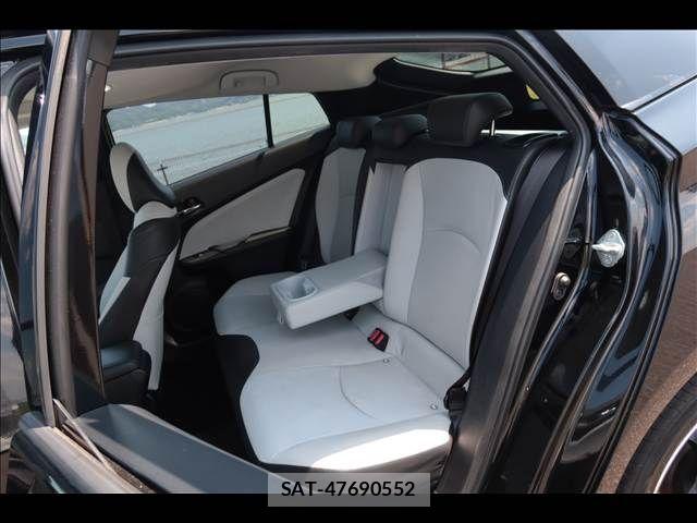 Toyota PRIUS 2015-12 8372062-18