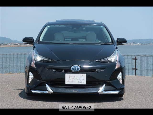 Toyota PRIUS 2015-12 8372062-1