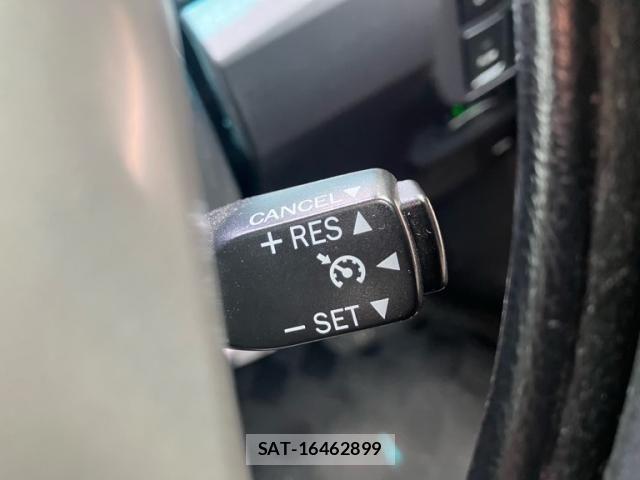 Toyota PRIUS 2012-03 8372076-10
