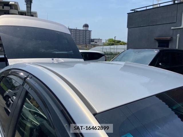 Toyota PRIUS 2012-03 8372076-20