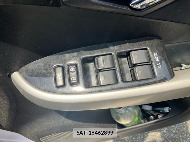 Toyota PRIUS 2012-03 8372076-5