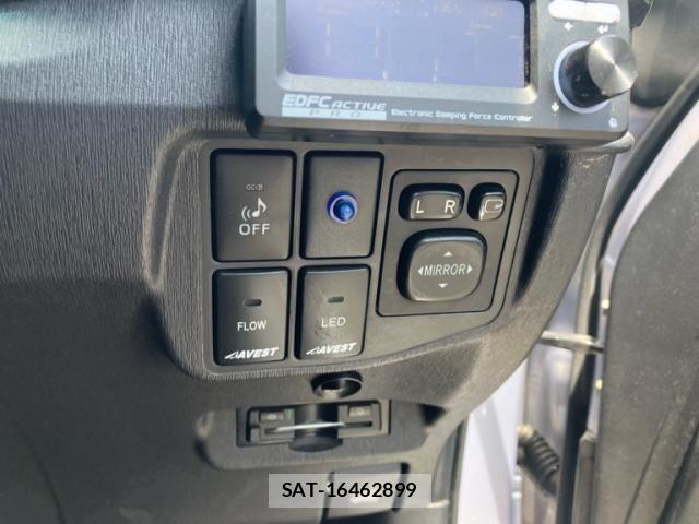 Toyota PRIUS 2012-03 8372076-7