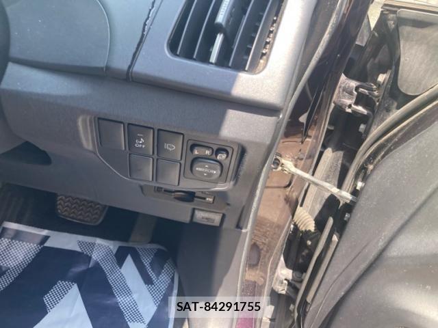 Toyota PRIUS 2013-09 8372069-14