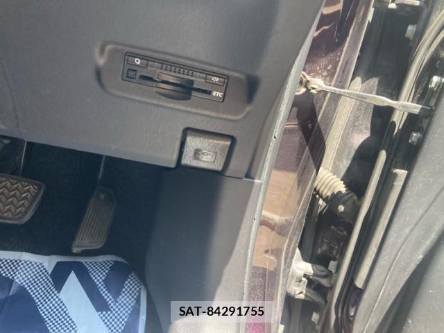 Toyota PRIUS 2013-09 8372069-15