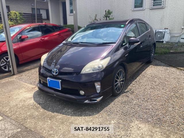 Toyota PRIUS 2013-09 8372069-1