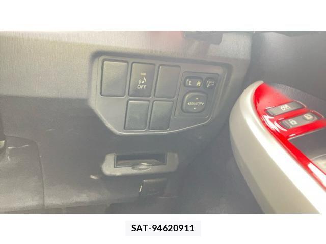 Toyota PRIUS 2013-12 8372071-19