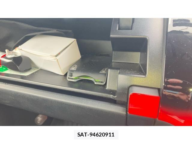 Toyota PRIUS 2013-12 8372071-20
