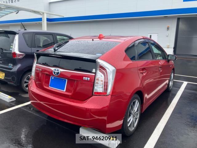 Toyota PRIUS 2013-12 8372071-4