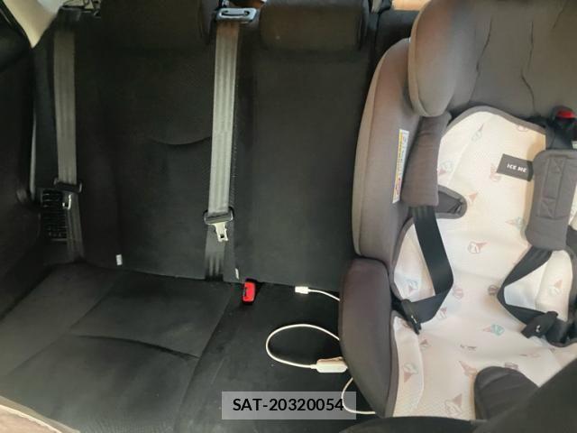 Toyota PRIUS 2012-10 8414520-11