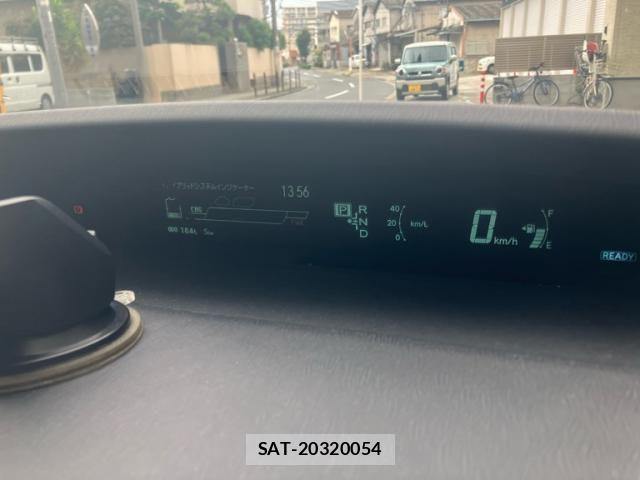 Toyota PRIUS 2012-10 8414520-16