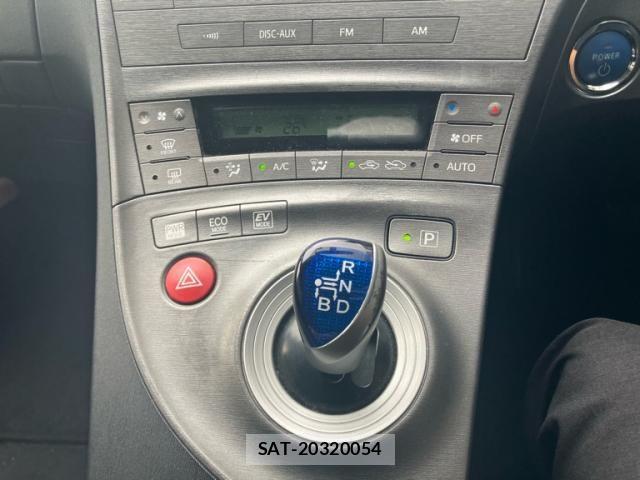 Toyota PRIUS 2012-10 8414520-17