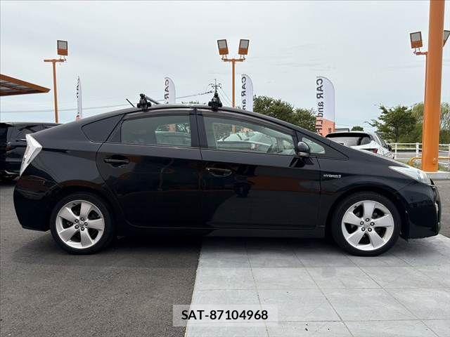 Toyota PRIUS 2011-03 8414452-11