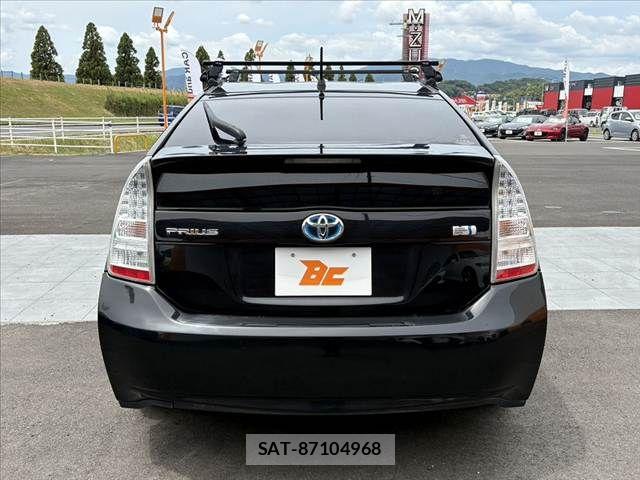 Toyota PRIUS 2011-03 8414452-13