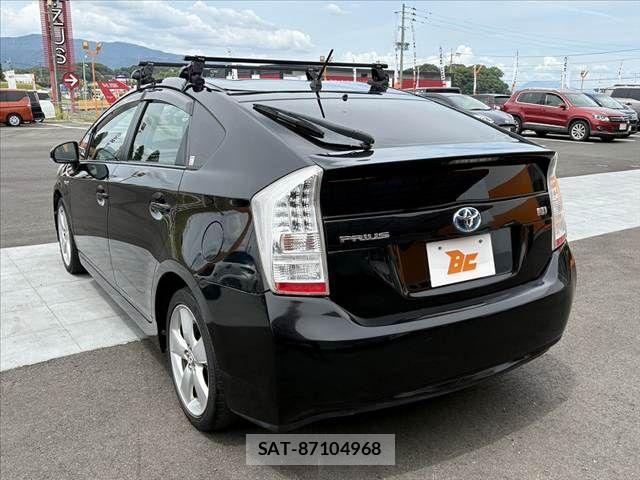Toyota PRIUS 2011-03 8414452-14