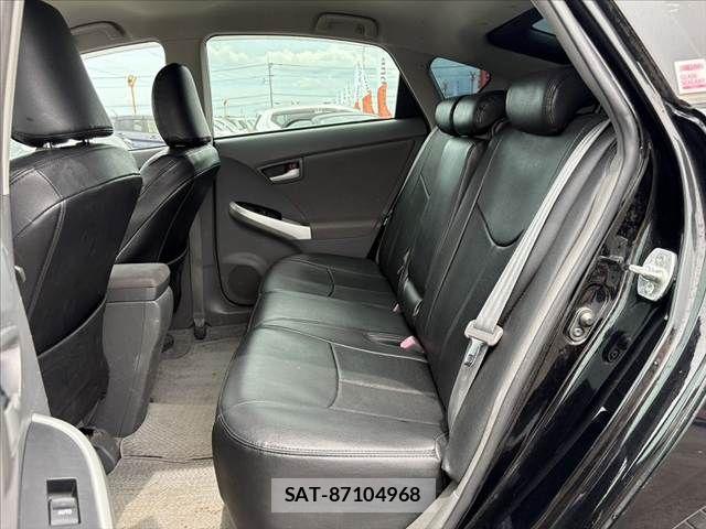 Toyota PRIUS 2011-03 8414452-18