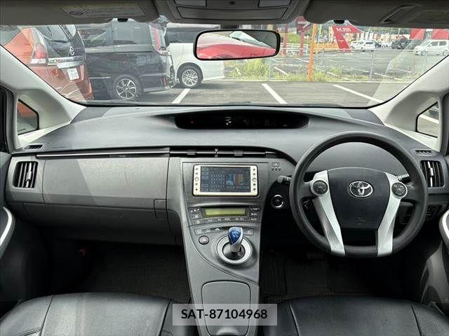 Toyota PRIUS 2011-03 8414452-1