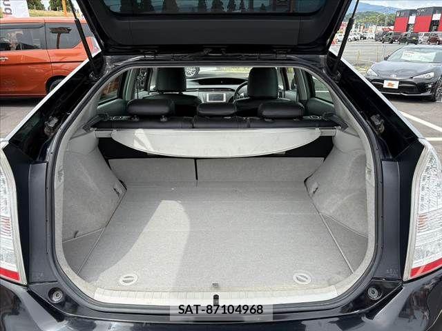 Toyota PRIUS 2011-03 8414452-19