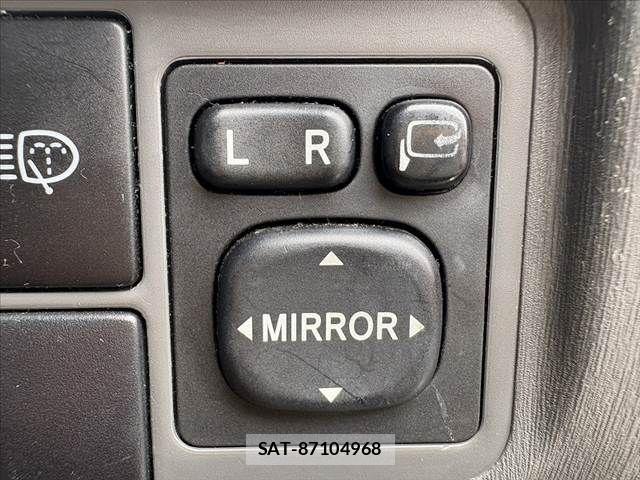 Toyota PRIUS 2011-03 8414452-22