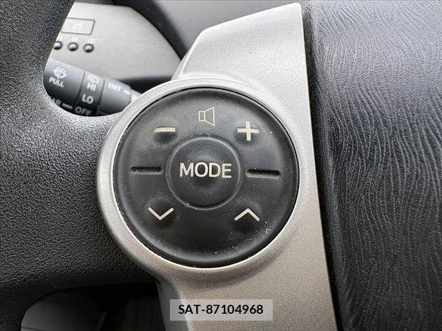 Toyota PRIUS 2011-03 8414452-25