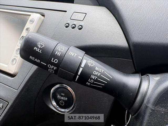 Toyota PRIUS 2011-03 8414452-27