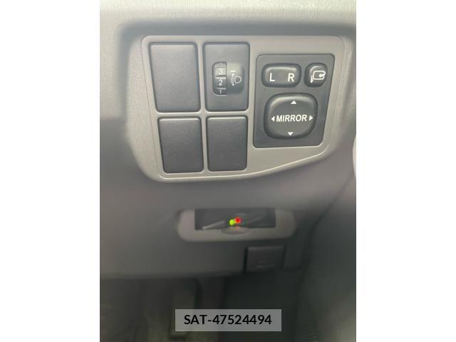 Toyota PRIUS 2009-12 8414475-19
