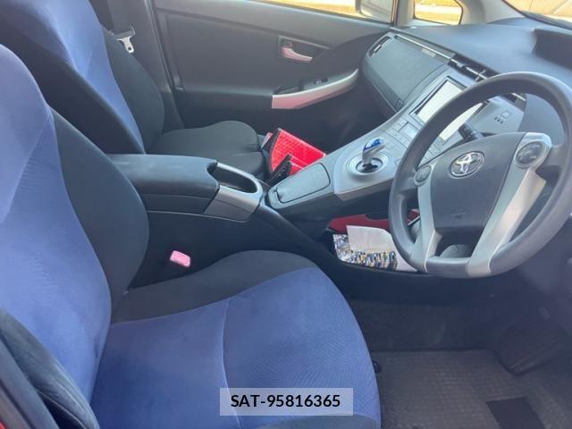 Toyota PRIUS 2012-05 8414474-13