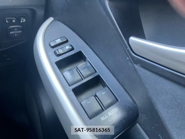 Toyota PRIUS 2012-05 8414474-17