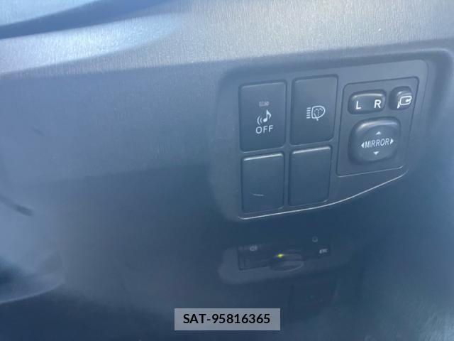 Toyota PRIUS 2012-05 8414474-18