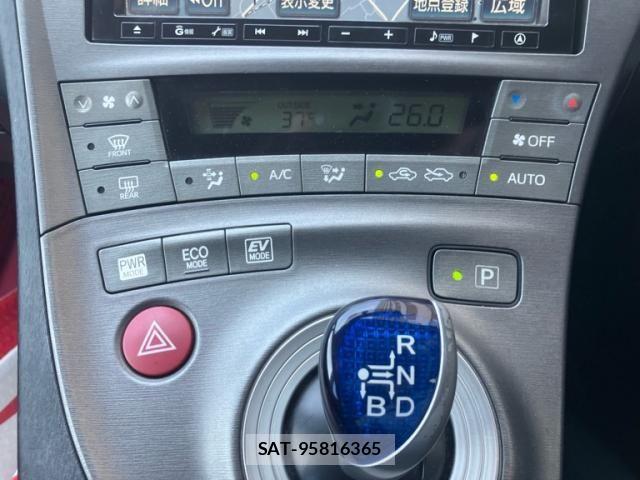 Toyota PRIUS 2012-05 8414474-19