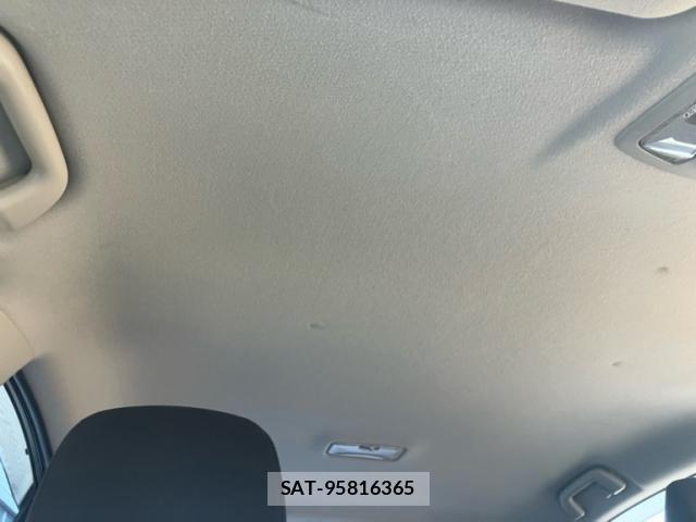 Toyota PRIUS 2012-05 8414474-23