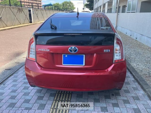 Toyota PRIUS 2012-05 8414474-3