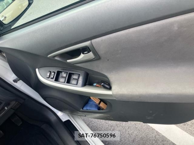 Toyota PRIUS 2010-04 8414472-12