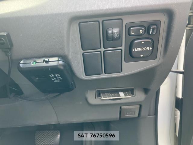 Toyota PRIUS 2010-04 8414472-13