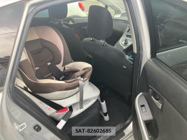 Toyota PRIUS 2015-11 8414460-12