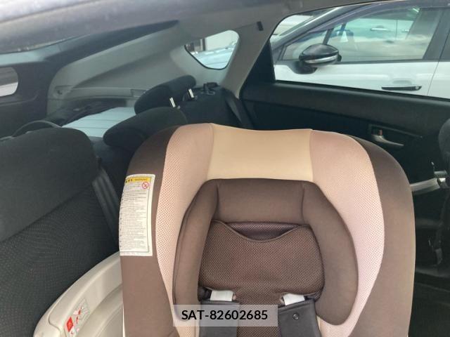 Toyota PRIUS 2015-11 8414460-13