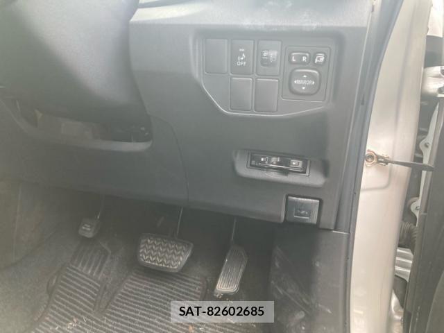 Toyota PRIUS 2015-11 8414460-20