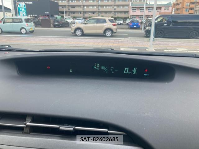 Toyota PRIUS 2015-11 8414460-21