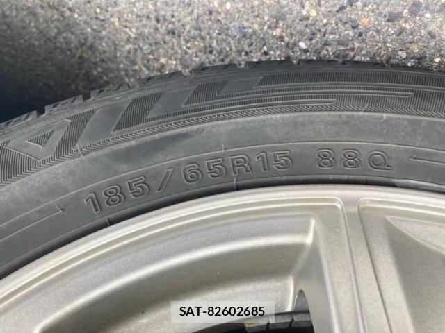 Toyota PRIUS 2015-11 8414460-25